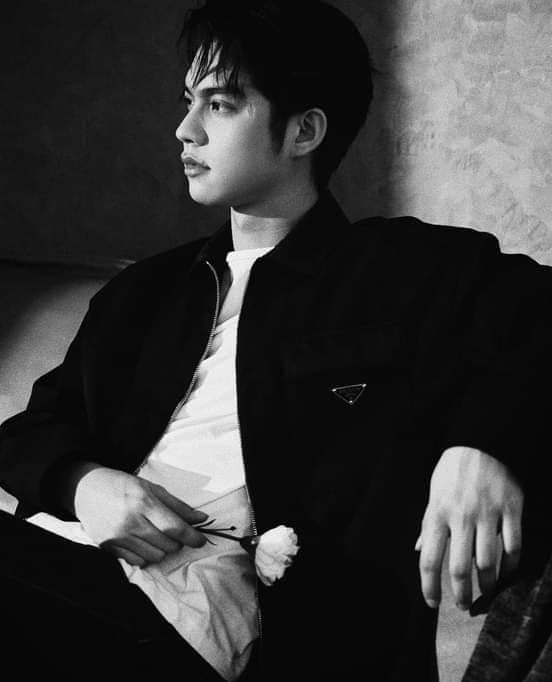 allean_prtty's tweet photo. Handsome bright ❤🦋#bbrights
#bright #brightvachirawit #brighttu https://t.co/8XrLeyXzKj