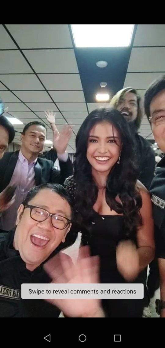 laizajune's tweet photo. Groufie muna tayo kasama si Agent Asha Raj. Mamaya na, Agimat ng Agila, wag palalampasin! 

#RabiyaOfficiallyOnAgimat https://t.co/NKOofQbcmD