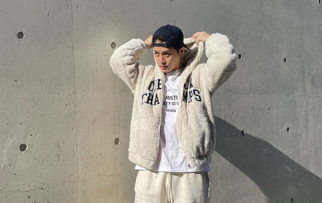 this genre of mo.on_air