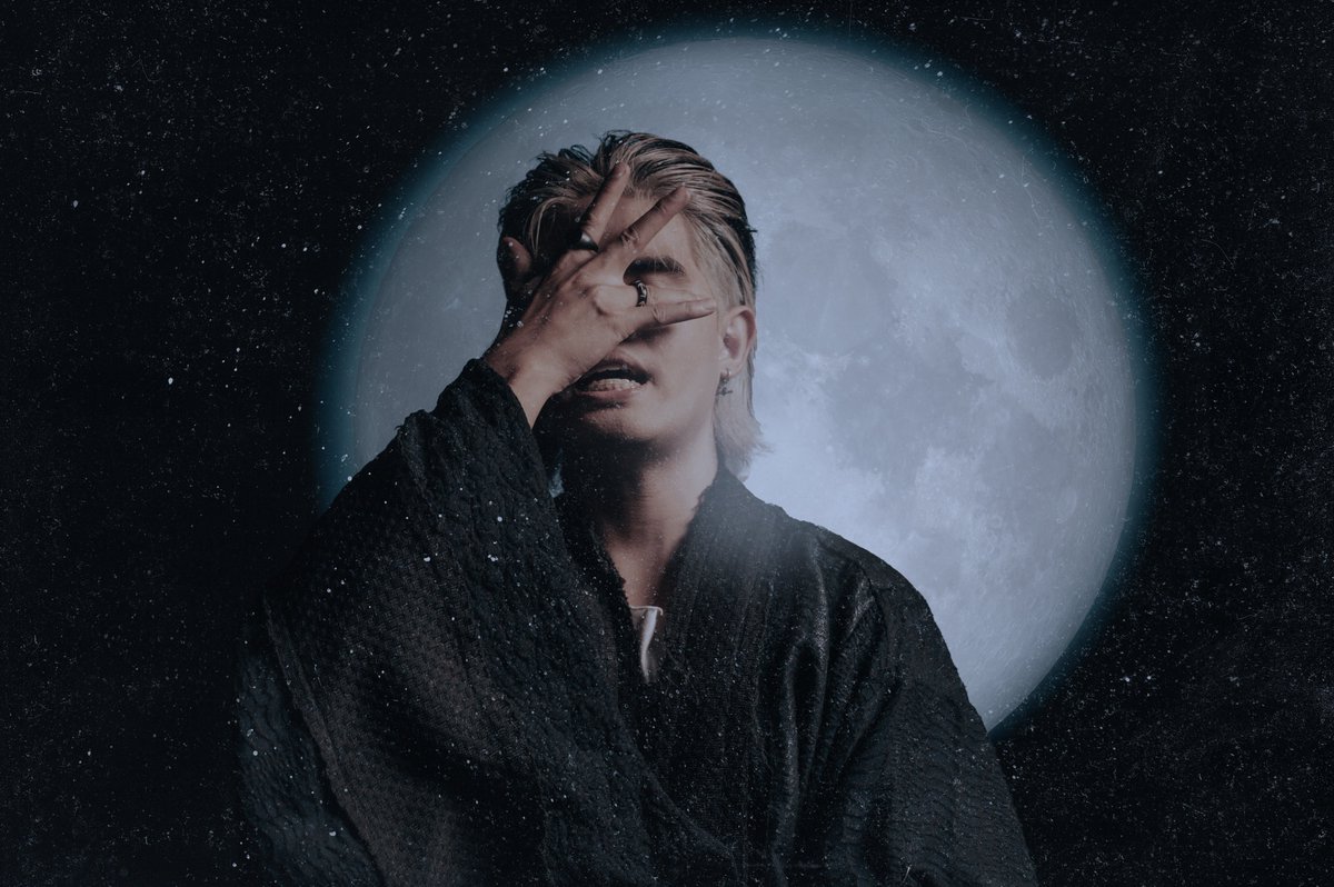 imszmc's tweet photo. Ang iba’y iniisip na sila ay pag wala sila. 
Pwes ‘di ako tulad nila.
Hibang ka ba? 

🔗Watch 🐺 PABLO - 'La Luna' Official MV here:  https://t.co/IPMVvaQ7GL

💿Stream 'La Luna' on Spotify and other digital music platforms!

ITO ANG LA LUNA
#PABLOLaLuna #PABLO #LaLuna https://t.co/VhHYBuLShn