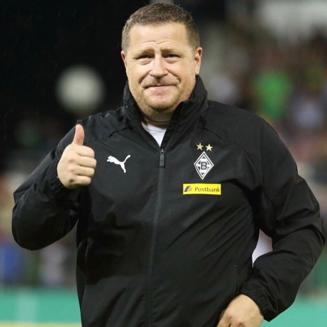 SquiclPrtcl_xyz's tweet photo. Ein emotionaler Abschied. Eberl ist einer der besten Sportdirektoren der Bundesliga und hat in den letzten 23 Jahren einen überragenden Job in Gladbach gemacht. https://t.co/ZbNbj9jTVm