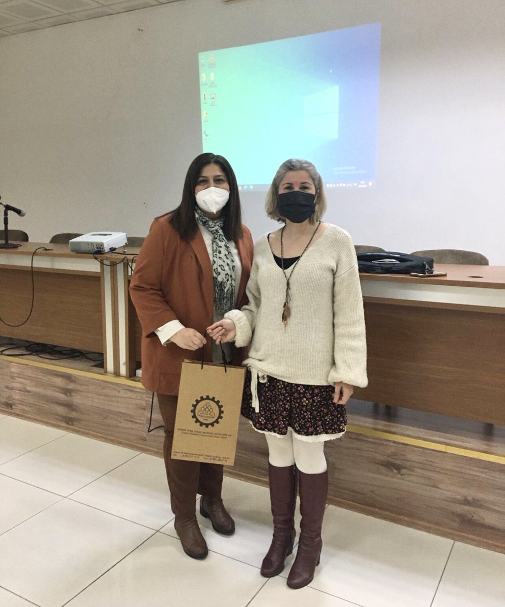 bezareylem's tweet photo. Toplumsal cinsiyet çalışmalarına sendikalarla devam ediyoruz. KTAMS üyelerine yönelik hukuk modülünü tamamladık. #DAÜKAEM #KTAMS https://t.co/h4I5QMioun
