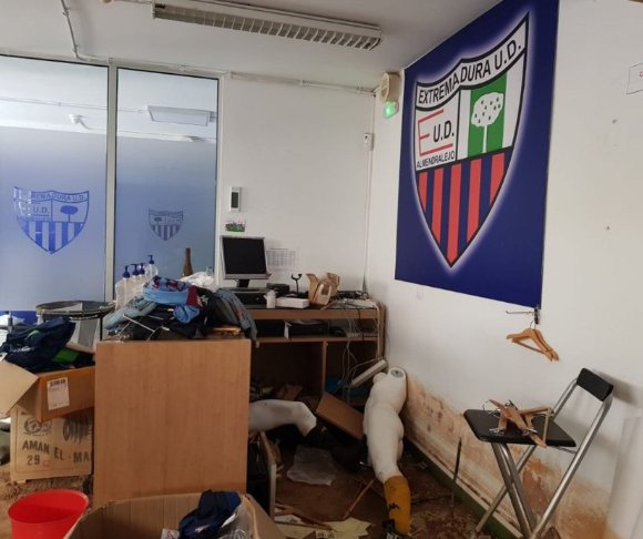 Albnumancia tweet media