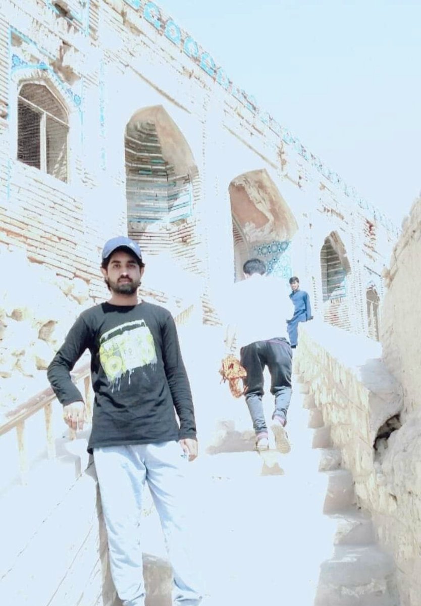 خالی پڑے ہوئے ہیں میرے ہاتھ, دیکھ لو
کوئی نہیں ہے آج, میرے ساتھ ، دیکھ لو✍️

میں جن کو دستیاب رہا قلب و جان سے
وہ جاتے جاتے کہہ گئے ,  اوقات دیکھ لو✍️
#مرشد