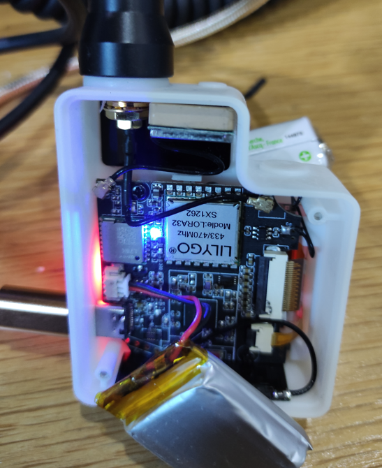 !!NEW!! #LoRa_APRS nouveau projet avec <a href="/lilygo9/">LILYGO</a> T-Echo. Merci à Fabrice (F4AVI) pour la programmation et @peterus07 pour le programme initial.