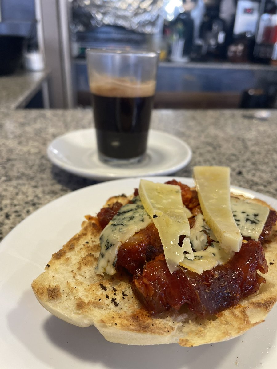 paapilaso's tweet photo. Desayuno saludable, leche de soja, avena y 33 gr de pavo… buenos días!!! #chokin https://t.co/fmdEh5H4Ph