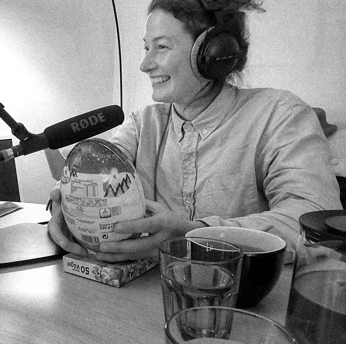 Gestern war die Premiere von Felix Mitterers "Geierwally" am <a href="/LTheater_Linz/">Landestheater Linz</a>, inszeniert von #SaraOstertag.

Mit Sara haben wir ein großartiges, vielschichtiges Gespräch über Theater geführt.

Hört rein, zB. auf YouTube: youtube.com/watch?v=IjTaYG…

#mehrsichtbarkeitfürkunstundkultur