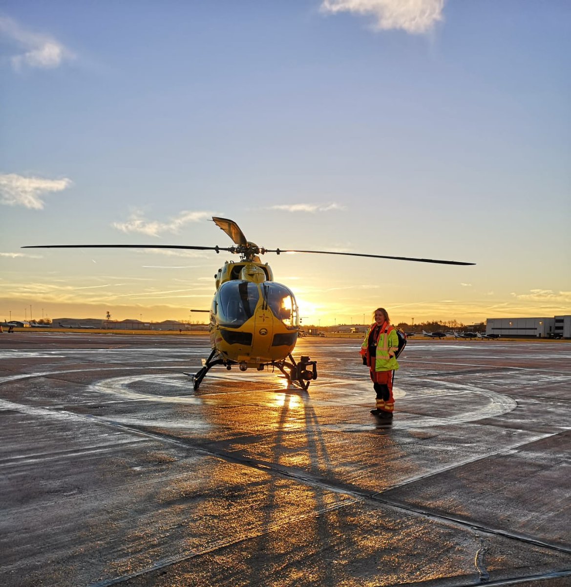 ncky_ux's tweet photo. Last Sunny Saturday Shift with Anglia One 🚁😭 https://t.co/CyBIKGLqzO