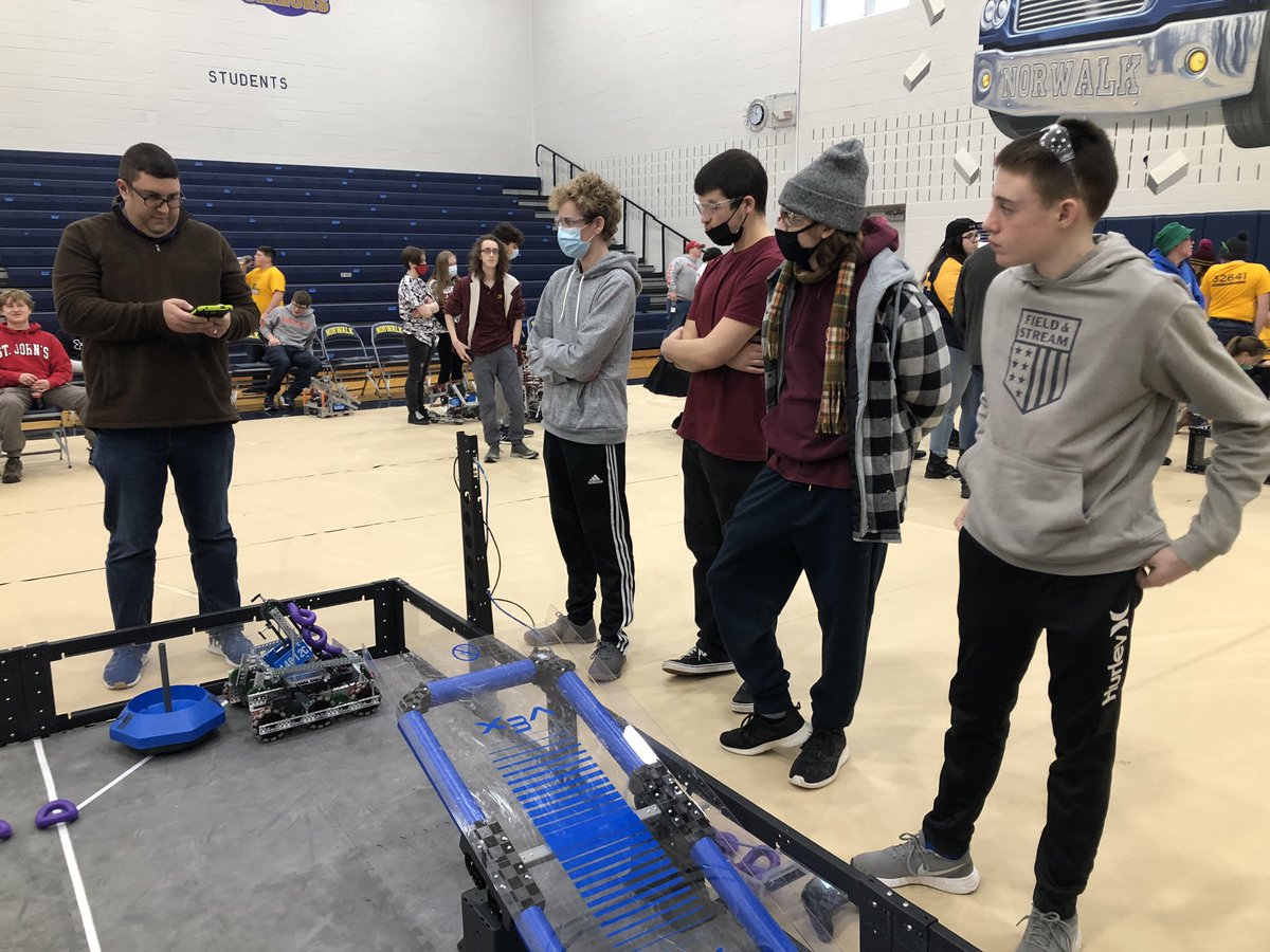 ALHSRobotics's tweet image. Starting the day in Norwalk.