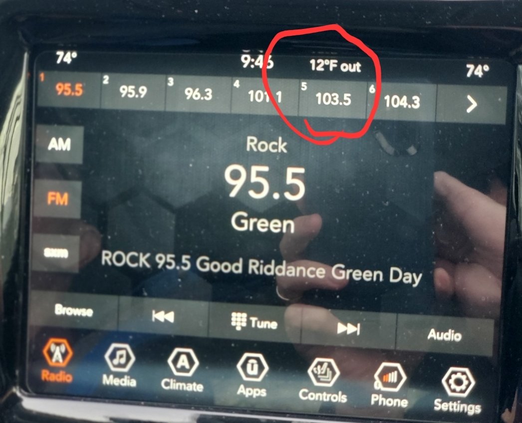 tank4daCubz's tweet image. No...I'm not wearing a coat. (For those who know me &amp;amp; might wonder) #NoWind #BeautifulOut