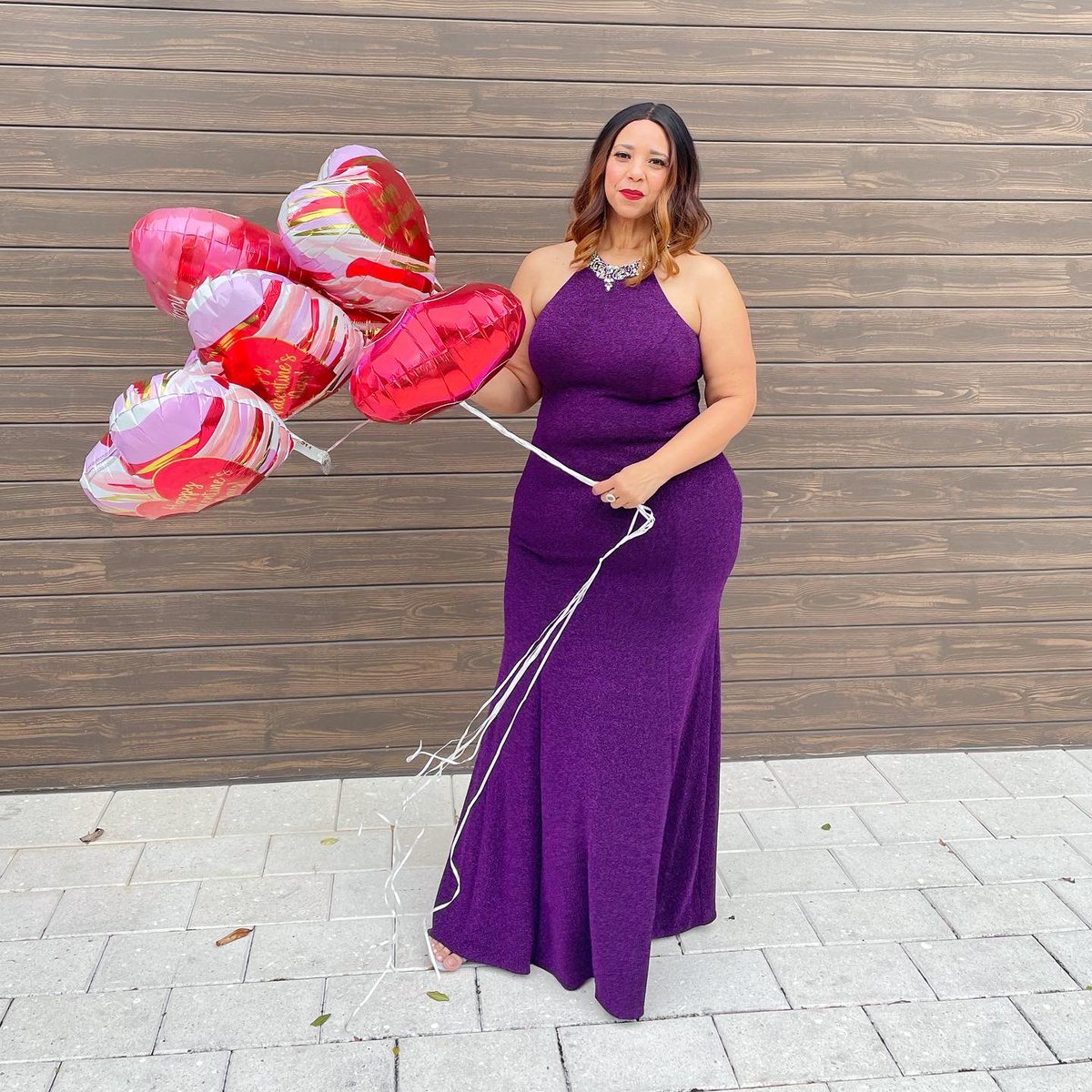 EstrellaFReport's tweet photo. Purple, purple, purple , purple! Lol 😂 This one was a fan favorite 💜🤩 I love it too. Follow @ReneTylerCEO more fabulous dresses and if you are in Las Vegas you MUST visit her boutique.
#gifted #renetyler #renetylerplus #lasvegas #plusmodel #plusblogger #plussize https://t.co/8Mgb1E5c8l