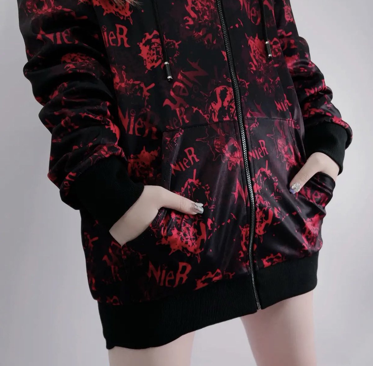 NieR_tokyo's tweet photo. 🎁本日〆切プレゼント企画🎁

【RED HEART BEAT ZIP OUTER】

🎁3名様にプレゼント🎁　

ユニセックスアイテムです🐰

◼応募方法
フォロー(@NieR_tokyo) &amp; RT
◼締切〆  本日24時

※鍵垢の方も対象内です。
是非ご参加ください🙇‍♂️🙇‍♀️ https://t.co/WtcD6IgYXK