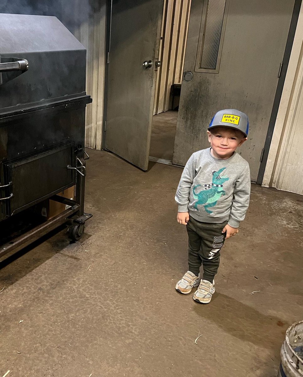 barbqkingnc's tweet image. We had a big helper this morning.  #thirdgeneration