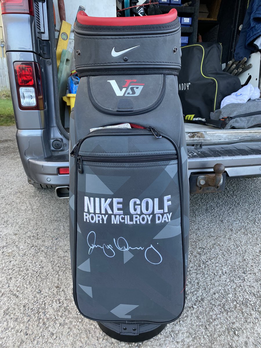 rorysdriver's tweet photo. Bazza’s only gone and got himself something ideal to keep Rory driver in!!!!
Gonna look nice sat in the corner of Edwards bar 🍻
Feeling lucky #itsnotwhatyouknowitswhoyouknow https://t.co/9N75t31ird