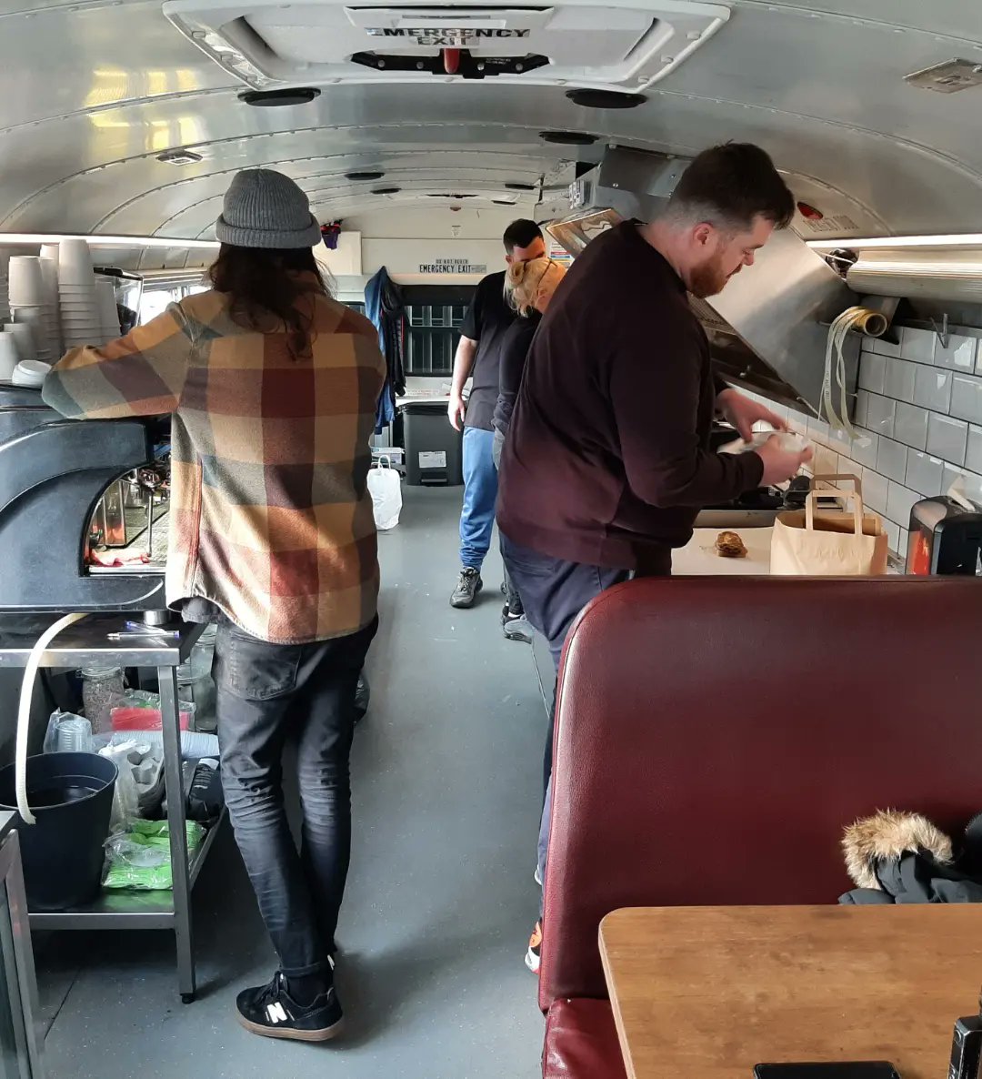 CatHaloMovies's tweet photo. Family lunch at the @2dayWeAreMaking Food Bus. Not only is the food great, but the service is brilliant. VERY family friendly. #FoodBus #D17EC58 https://t.co/zZ1t0rB2i2
