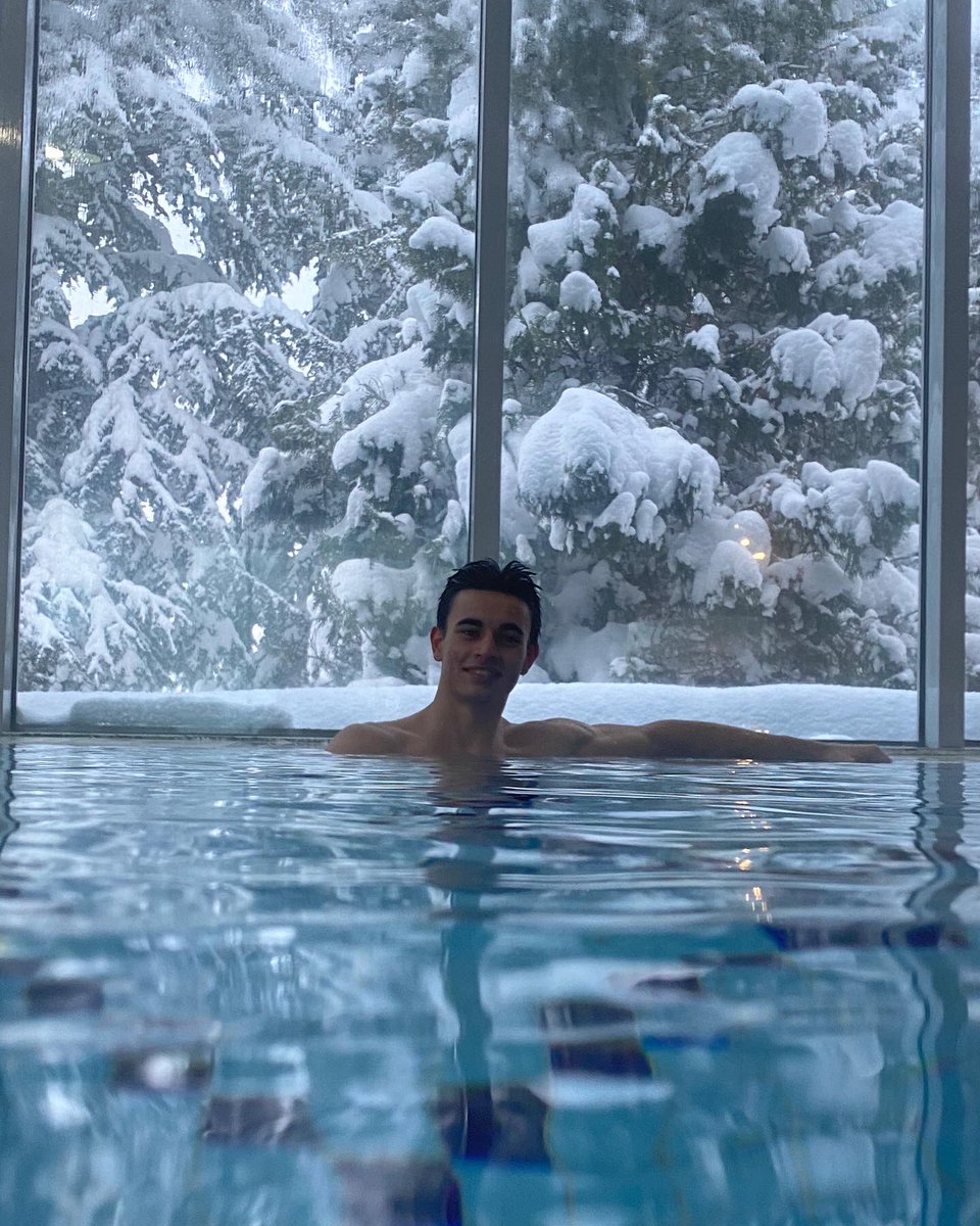 emreoztekin14's tweet photo. Kar Bolu’yu etkisi altına almışken termal de sıcak havuz keyfi😁
.
.
.
#bolu #termal #havuz #thermalpool #WINTER #snow #fyp #hit
Foto by: @onurcelik_8 https://t.co/hPkOetJEj9