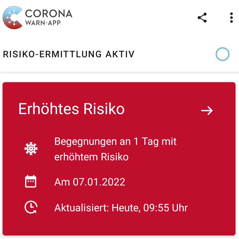 1/3
#Servicetweet 

🚨Wie lange und in welcher Entfernung muss ich mich in der Nähe einer später positiv getesteten Person aufgehalten haben, um eine rote Warnung ("erhöhtes Risiko") zu bekommen?