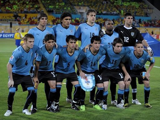 PasesuruguayOK's tweet photo. 🇺🇾Sub 20 de 2009.

🤔 ¿Sacan a todos? https://t.co/8GYEOztSOT