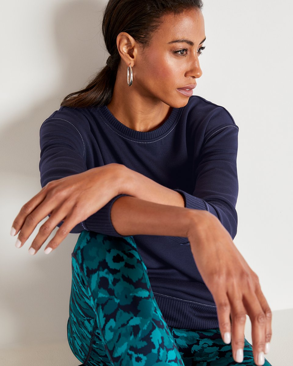 Reason #1 to love these leggings: the So Slimming® panel that slims and trims your shape. Shop them today at Chico's. 

#Chicos #LoveChicos #SlimandTrim