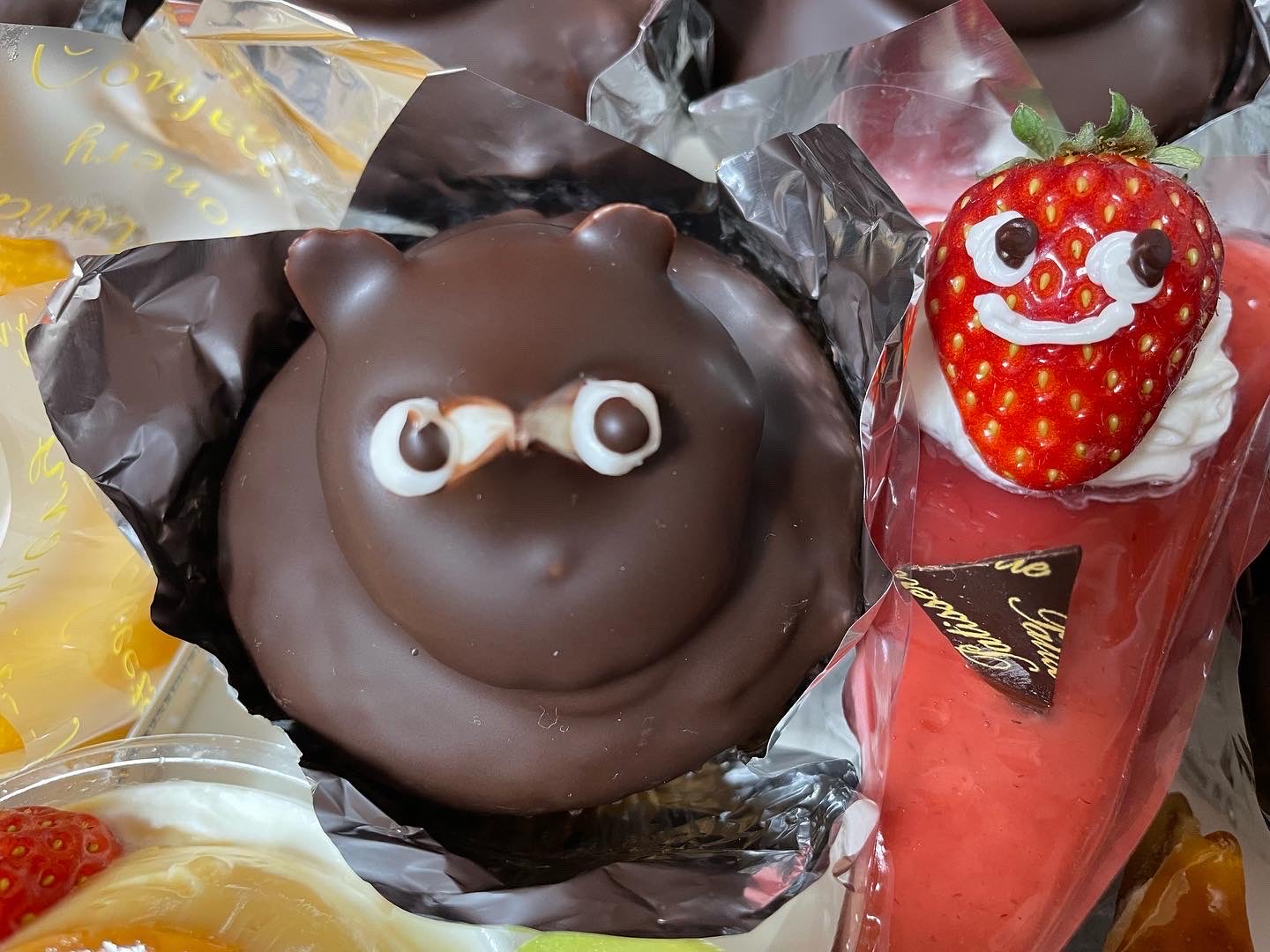 Rojoferri Tanukicake たぬきケーキ Cute Raccoon Shaped Cake ボナール洋菓子店 Patisserie Bonall 川崎市川崎区台町 川崎大師近く ほかのケーキも 洗練されて絶妙に甘すぎず すごく美味しい T Co 0ig0tbkn80 Twitter