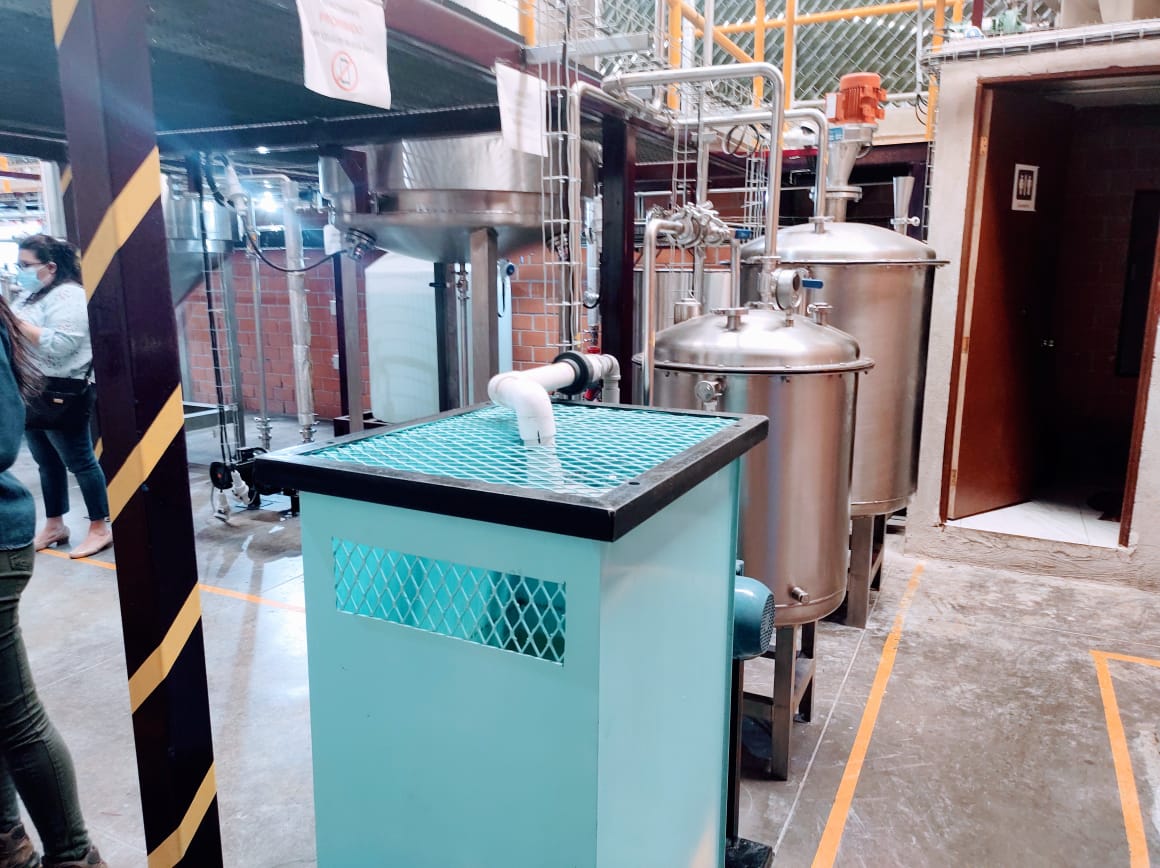 samteranpadua's tweet photo. El día de hoy por instrucciones de @fchiguil realizamos recorrido en la Planta de #biodiesel #bioaditivo de @CdeAbastoCDMX para que @TuAlcaldiaGAM se sume a la recolección de la materia prima ( aceite vegetal ) y llegar a las metas de #basuracero de @Claudiashein. https://t.co/RJCvSkX9VX