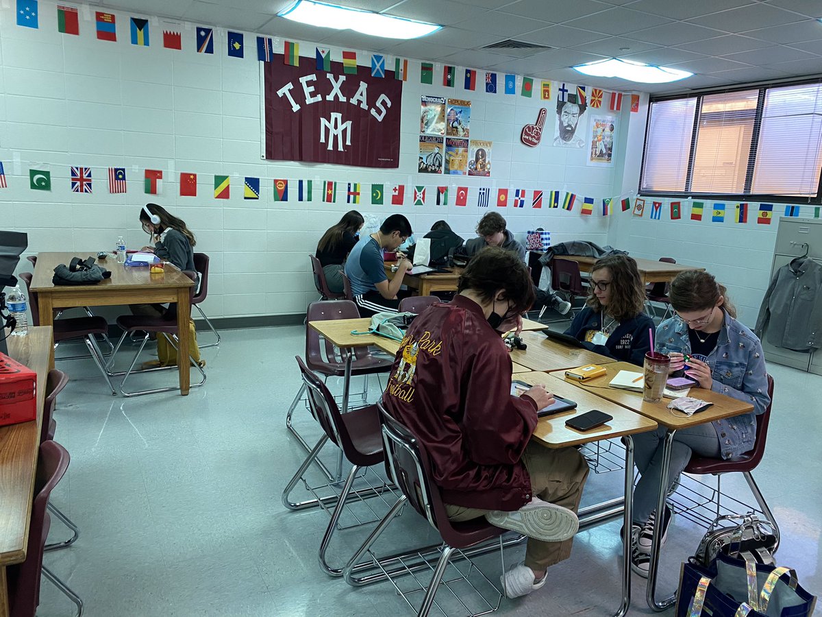 MrsStephens1215's tweet photo. Day 2: THE STUDYING CONTINUES! https://t.co/JZZx3UKbdN