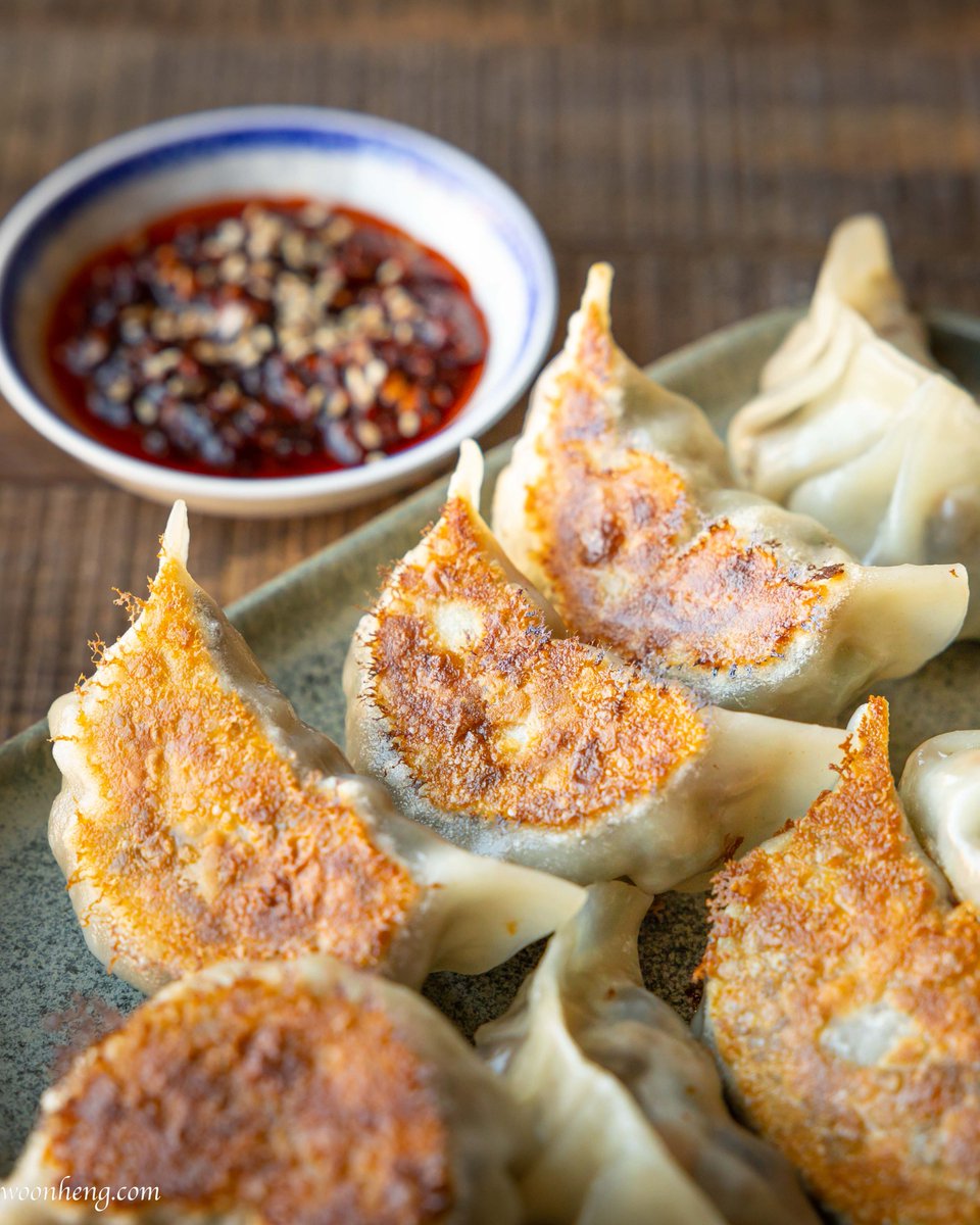 woon_heng's tweet photo. https://t.co/UepU4ZQZV9 

The Lunar New Year🧧 Golden Bottom Veggie Potstickers! Wishing you a wonderful year ahead with this deliciousness.

#LunarNewYear #Veganuary2022 #ChineseNewYear #veganfood https://t.co/zxvI3ioira