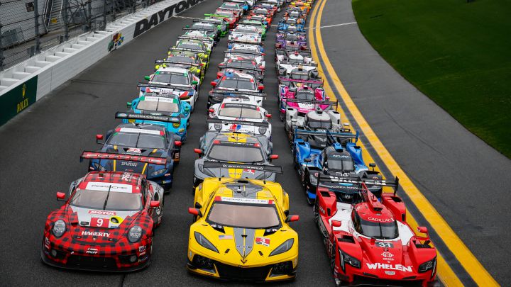 JmakerStore's tweet image. Esta noche se corre el evento más importante de la resistencia de EEUU. Las 24 horas de Daytona. Que ganas de ver a Palou en su primera participación y a Antonio García, a ver si tiene mejor suerte este año que en los anteriores.