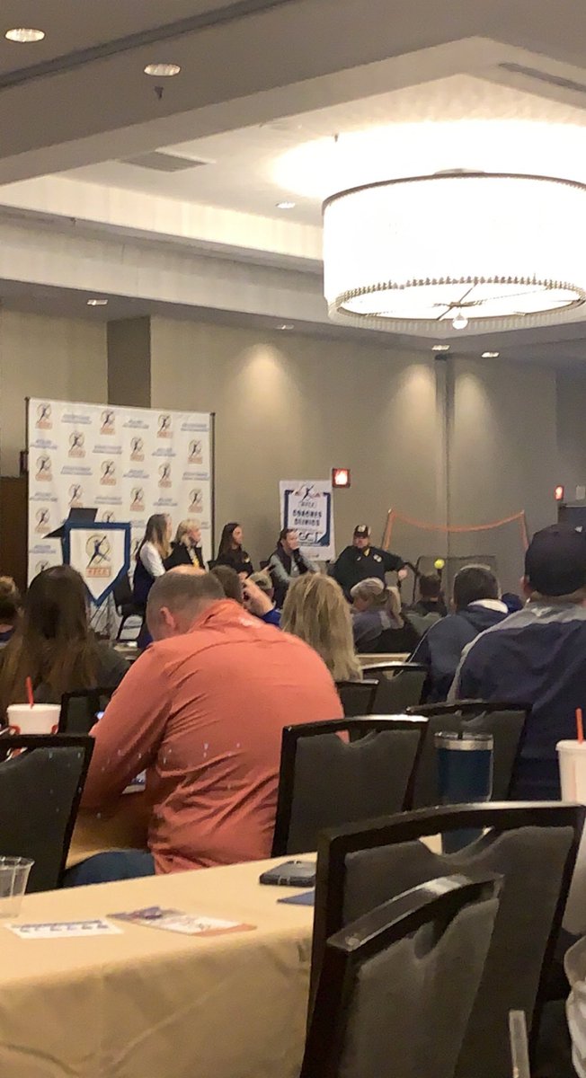 KatieJune1's tweet photo. Learning from some of the best! 🥎⁦⁦@NFCAorg⁩ https://t.co/5cbqzHoW6I
