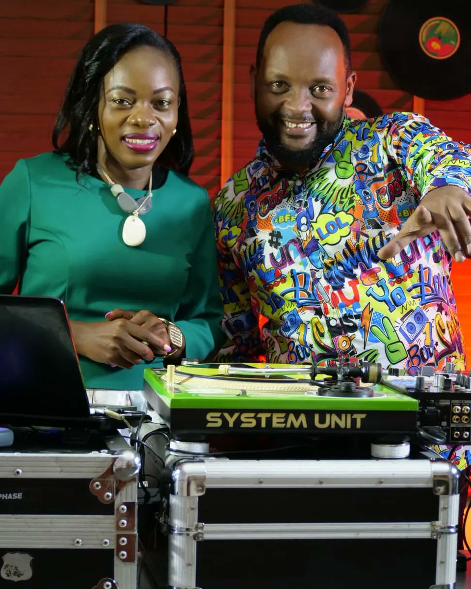 gracehoseamusic's tweet photo. Had an amazing experience chilling with these amazing servants of the Kingdom. @DrMbuvi , DJ Ray and the entire crew, barikiweni sana.

For a chance to listen to my latest single, #Iworshipyou , here's the link. Be blessed.

https://t.co/MkuqRJoCur

#GraceHosea GodsGrace https://t.co/gQAu9jkYzH