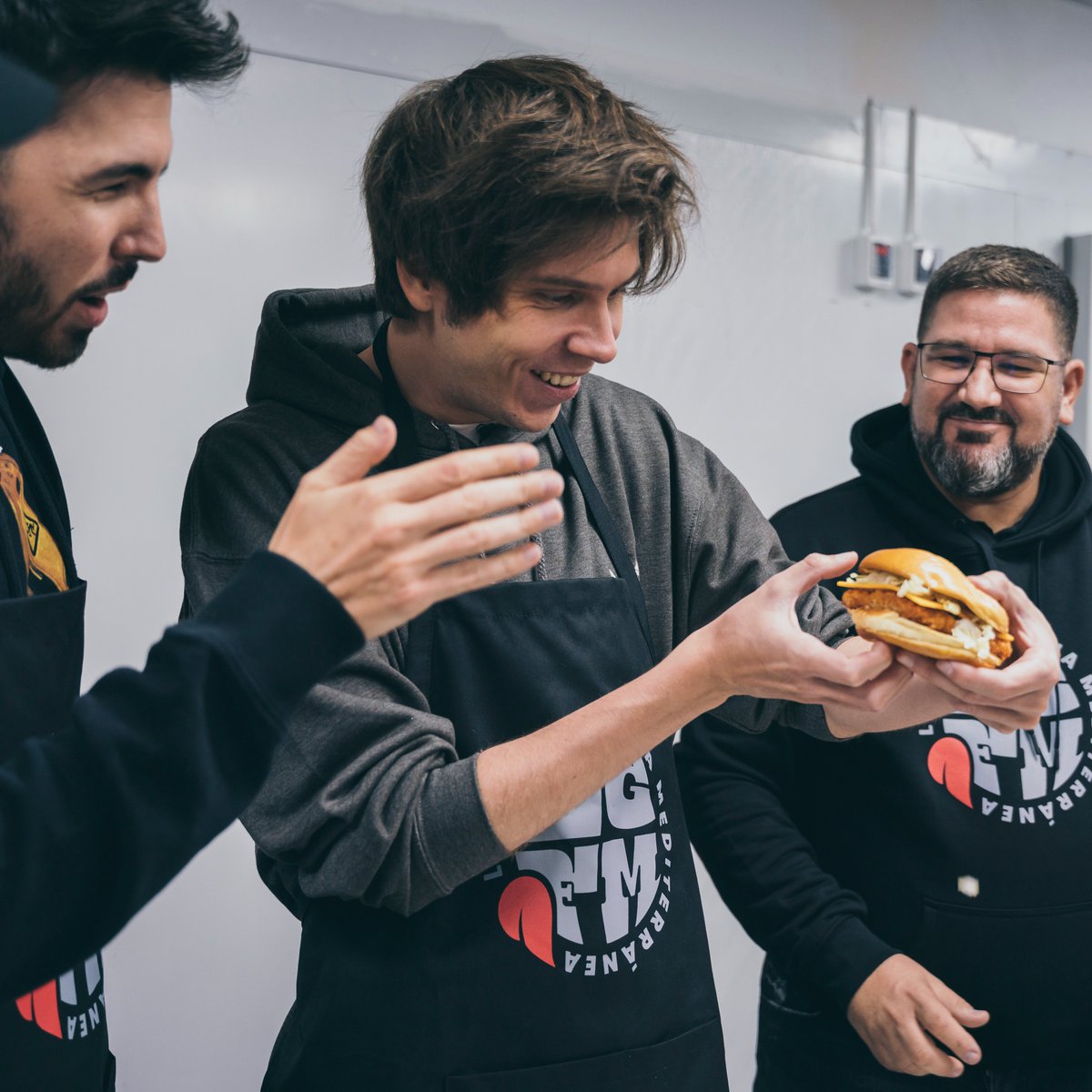 LaGranFamiliaDG's tweet photo. Los grandes de @elrubiuswtf, @vegetta777, @willyrex y @danigarcia7 se unen a la partida Familia 🔥 ¿Has probado ya #DojoRubius, #PlanetaVegetta y #WillyrexParadise?
Pide aquí: https://t.co/Qb7aEhO0Hr
#LGFM #LaGranFamiliaMediterránea #Rubius #WillyRex #Vegetta777 #RubiusZ https://t.co/WlqG4xZVtv