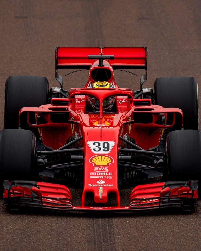 MatraxRacing's tweet photo. #F1 | @ScuderiaFerrari test drive @ShwartzmanRob was at the wheel of an #SF71H 🏎️🔥 all day in a foggy Friday, the last of this three-day test at #Fiorano. 24 hours after @Carlossainz55 & @Charles_Leclerc performance, the Russian 🇷🇺 pilot completed 121 laps, 361 km.
📸 Ferrari https://t.co/vcJ0Vuiakq