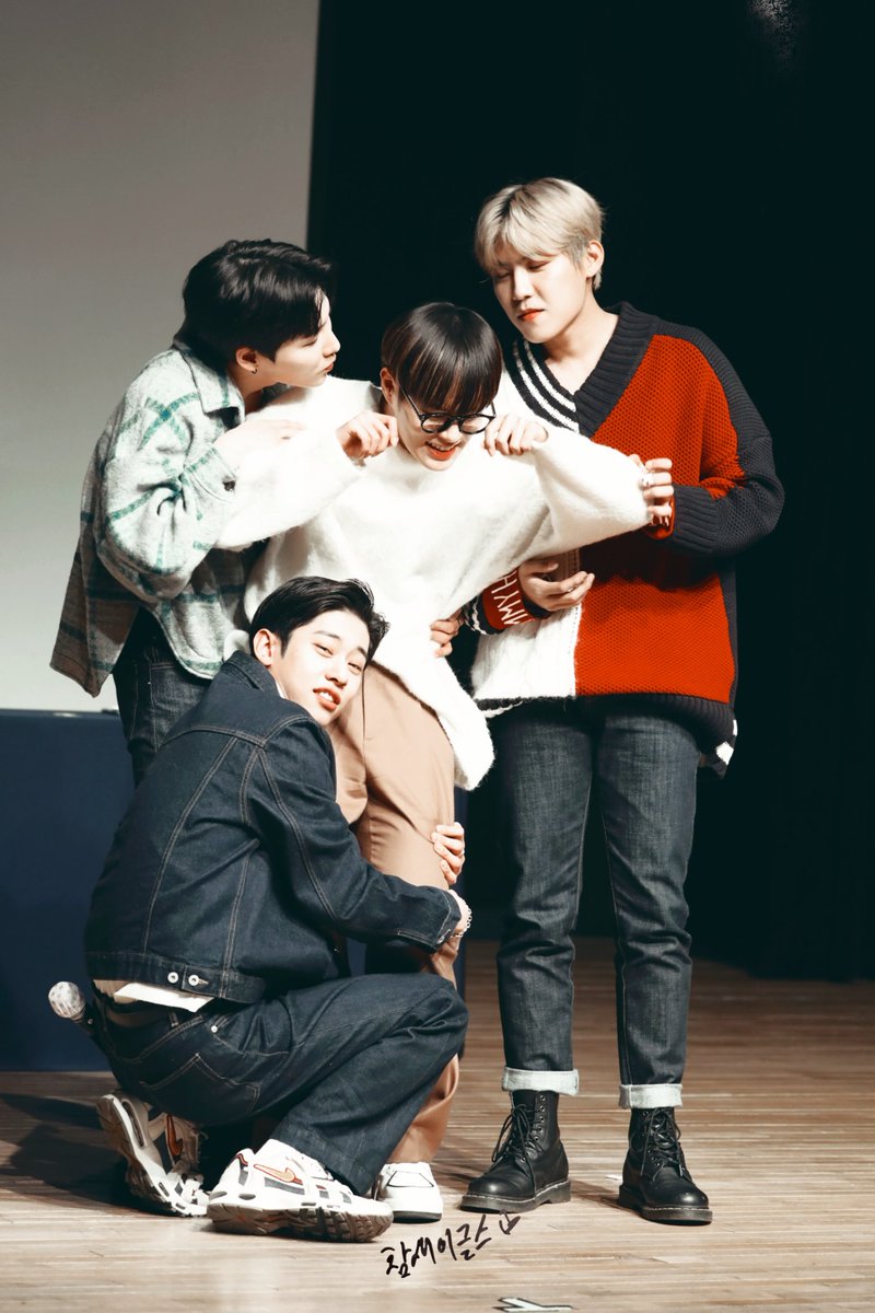 cham_eagles's tweet photo. 220129 예사 대면팬싸 #AB6IX
대휘야 생일축하해~🎉🎉 https://t.co/K6A8udSkmR