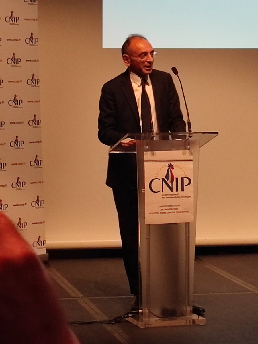 NICOTPascal's tweet photo. Le comité directeur du @CNIP_FR accueille @ZemmourEric . Je voterai cet après-midi pour le soutien de notre parti à sa campagne présidentielle. https://t.co/7xYhXe4Ipk