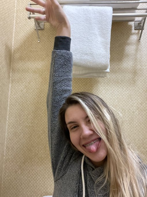 Yes I&rsquo;m peeing. It&rsquo;s my best friends wedding day 🥰🥰 https://t.co/TcccJptwKy<a href="/tag/twittergifs"class="tags"><span>#twittergifs</span></a>