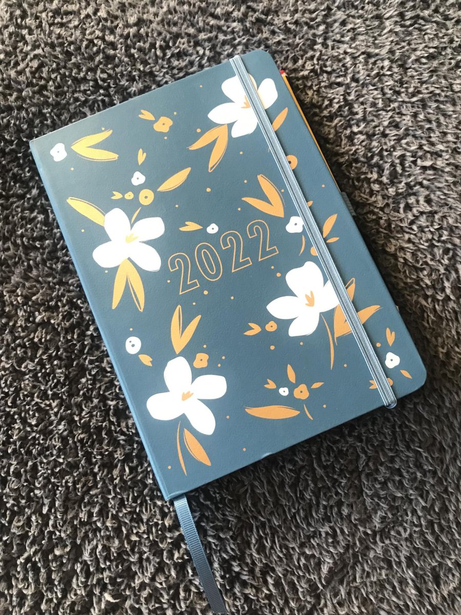 Annette, 3 Little Buttons tweet media