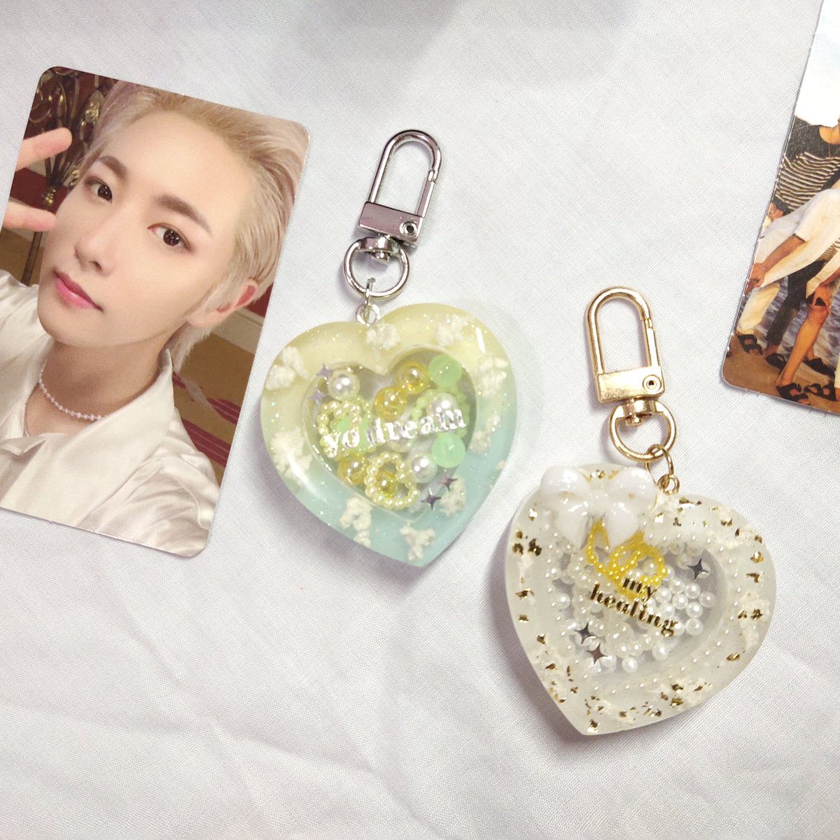 _uwurenjun's tweet photo. ☁️◌༉‧ㅡ
finally got the time to take a picture of these pretty shakers ♡ thank you for accommodating my requests @dorenhaul @lovelikeph and for packing it nicely! hihi. (may kasama pang poca ni renjun yan. char.) thanks ulit dearie. next time uli. ♡‧₊˚ https://t.co/j7g3LdqYWN