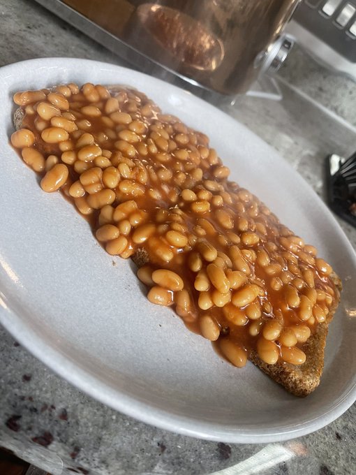 Louise Moore’s pics and videos