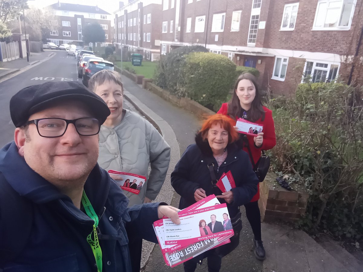 Out chatting to #LeytonstoneE11 residents on this beautiful @WFLabourParty @UKLabour @LabourCllrs #NationalCampaignDay #LabourDoorStep with Marie, Jenny & @miriammirwitch- from that E17 very greatful! Huge support for @WFLabourParty! @CannHallCllr @kira_millana @JackTMPhipps https://t.co/won9oK7dpQ