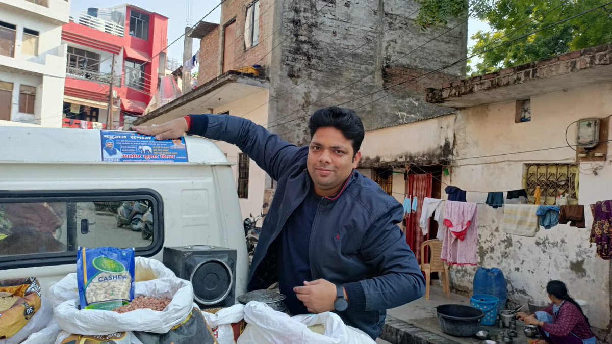 NAVNEETTIW's tweet photo. आने वाले विधानसभा सभा चुनाव के लिए बहन जी को मजबूत करते हुए पार्टी का प्रचार जोरो पर है ,कृपया माननीय आशीष सिन्हा जी को लखनऊ पूर्वी से हाथी का बटन दबा कर भारी मतों से विजयी बनाएं जय भीम जय भारत जय परशुराम @BehanMayawatiK @Mayawati @satishmisrabsp @Youth4bsp https://t.co/G5Guuqt6CF