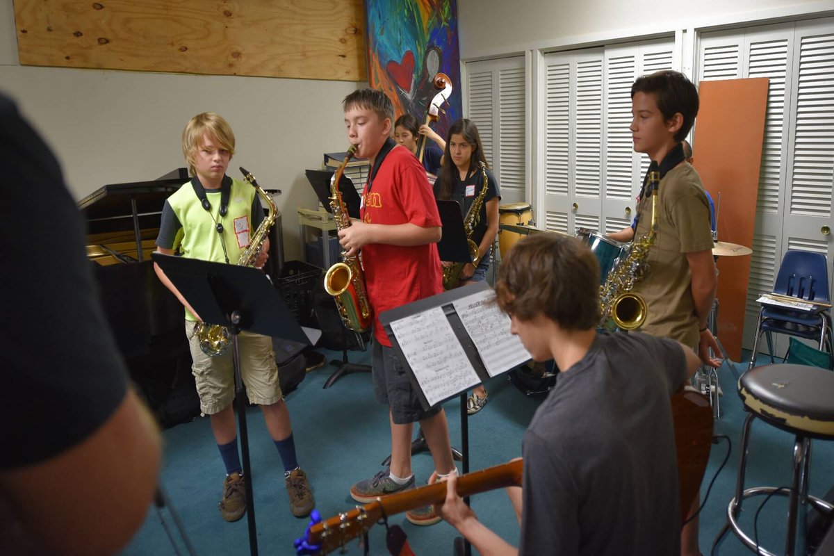 nsmAustin's tweet photo. A new school of #Music is a class where you can learn any instrumental music online or face to face with masters. They teach all styles from rock, pop, and jazz to country, blues, and classical. https://t.co/qGNs9jpt8K https://t.co/MXBcLqFBaZ