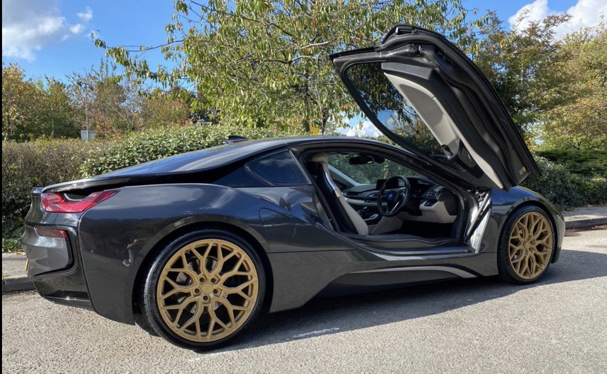 JayVella71's tweet photo. @mattjameswright My old i8 https://t.co/jN43vHxvo2