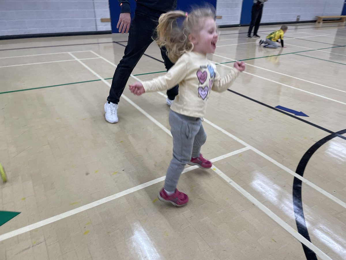 DFCALtd's tweet photo. #LittleCrickets 3 - 5 yrs #SuperSaturdays from Orchard School, pull shot, agility, tunnels, hoops singing head, shoulders, knees and Toes!! If anyone would like a taster session contact damian@dfca.co.uk as we would love to welcome you along to our Saturday morning session https://t.co/0gpWqEu6Bz