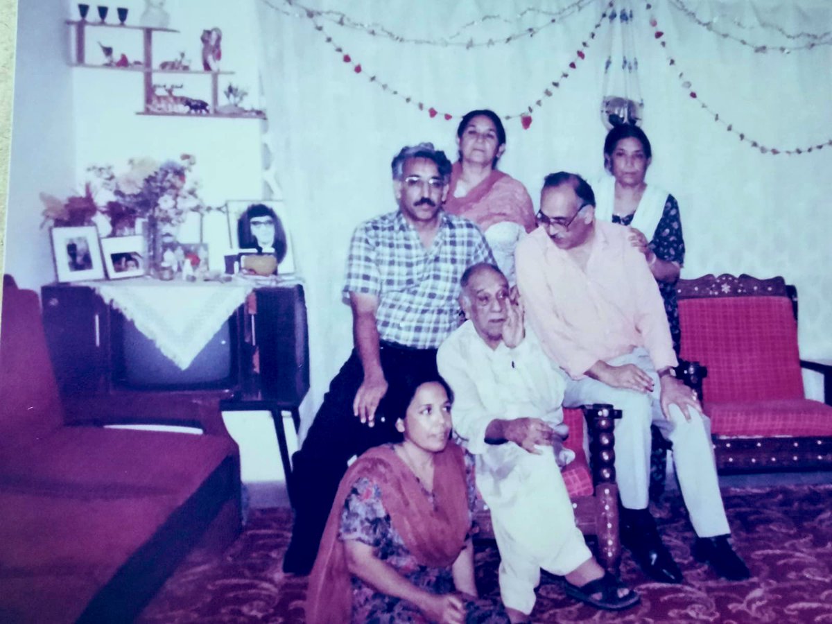 From the archives (thanks to cuz 😘). Daada jan in the middle and dad’s siblings around him (all siblings born pre-partition in different parts of the region: Sri Nagar (3), Montgomery (1), Lahore (1). 

#familylanguagepolicy 
#Kashmiridiaspora