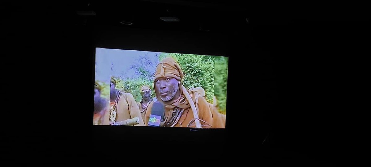 C’était pour moi un plaisir d’être à l’espace Walaha pour la projection du film #Ogossagou de <a href="/ayoubasow/">Sow Ayouba</a>. Un film documentaire qui traite du conflit intercommunautaire au centre du Mali.
Félicitations à toi Ayouba!