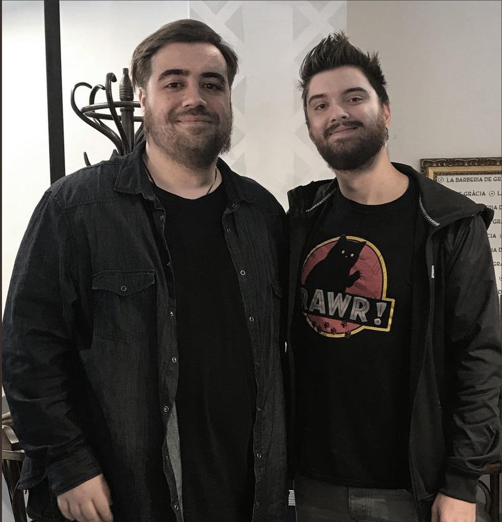 IbaiLlanos's tweet photo. Esta tarde en Twitch por primera y última vez jugaremos Auron y yo juntos 2 contra 2 al Clash Royale. 

Se viene tarde de Clash Royale champán. No busquéis partida, os va a tocar contra nosotros. https://t.co/YZ3KcN9cwm