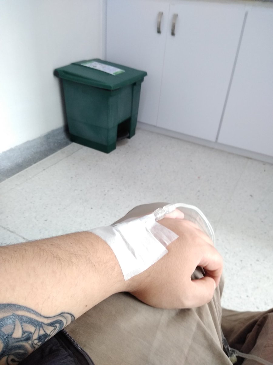Kirozeru's tweet photo. Spent thr night at the hospital in urgencies because my nose hates me, god i hate having Von Willebrand https://t.co/efGnh0SdLk