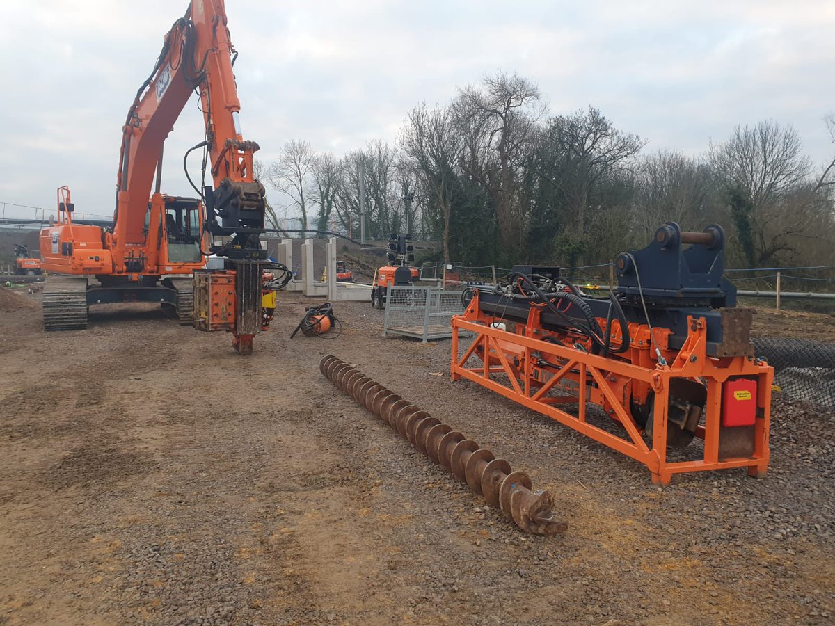 AGDEquipment's tweet photo. We’re busy alongside a railway line in Glos this week installing sheet piles for @AlunGriffiths_
A Hyundai HX330L with it’s full range of attachments is the weapon of choice. #DangleDrill #SideGripVibro #ImpactHammer @AGDEquipment https://t.co/KEztnOD9sh