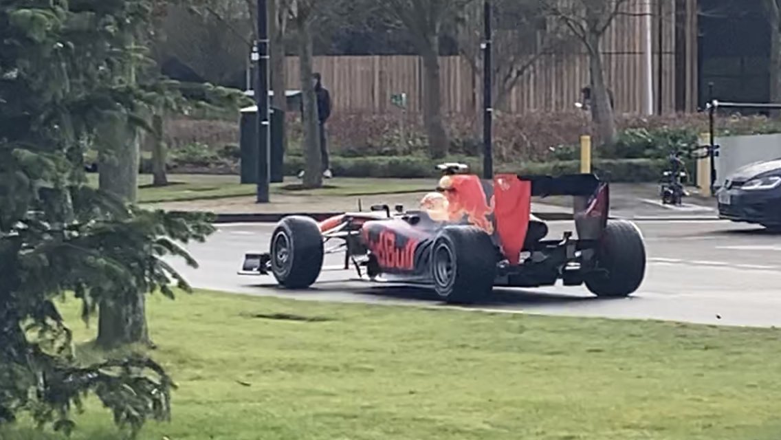 ElleDrew3's tweet photo. I could sit and watch it all day! #redbullracing #RedBull #ChargeOn https://t.co/21WOdP7SfK