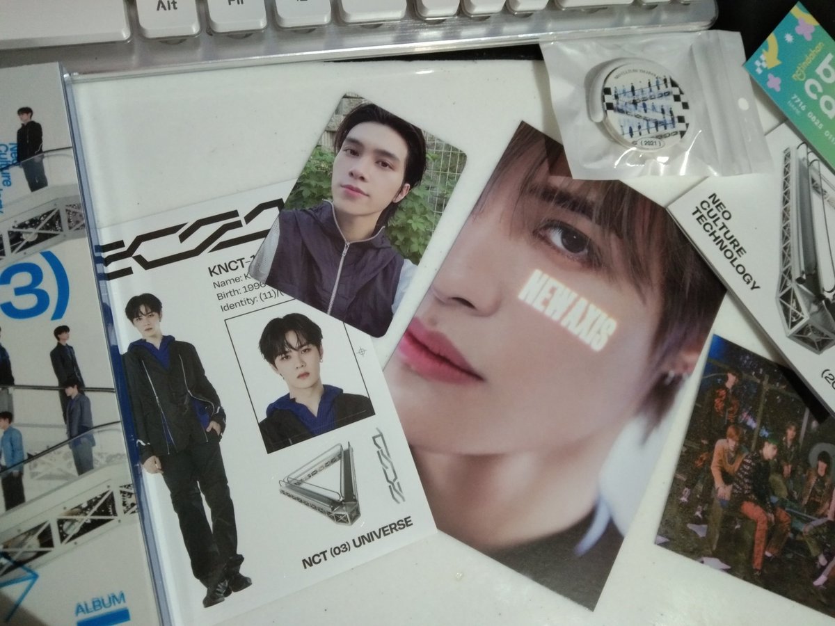 yongbbuu's tweet photo. Yoooo i pulled a wayv set !!!! Thank you @nctindahan for the smooth transac and freebies ❤ https://t.co/ahPQAwfxrR